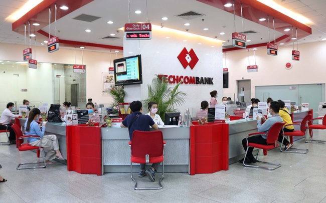 VCBS: Nếu triển khai thành công các dịch vụ tài chính tại Vinmart, độ phủ của Techcombank sẽ tăng mạnh