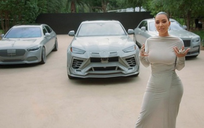 Kim Kardashian ‘chơi lớn’ độ Rolls-Royce, Lamborghni thành màu xám cho tiệp với sơn nhà