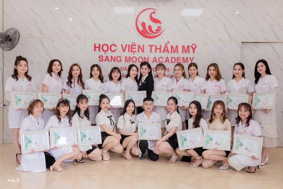 Chia Sẻ Con Đường Khởi Nghiệp Của Cô Gái Nguyễn Thu Sang Thành Công Với Thương Hiệu THẨM MỸ SANG MOON – SANG MOON ACADEMY